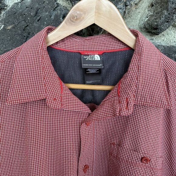The North Face Shirt Mens Large Red Short Sleeve Button Up‎ - Picture 3 of 7